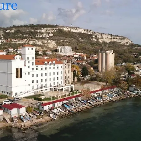 Sea Square Hotel 2*