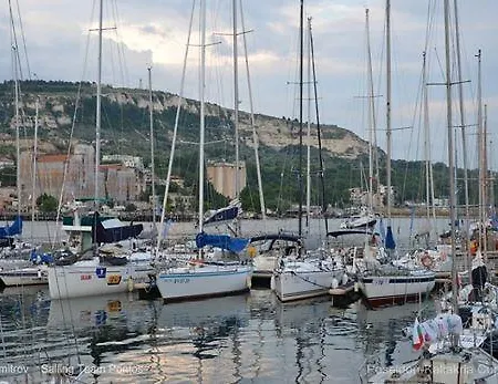 Hotel Sea Square 2*