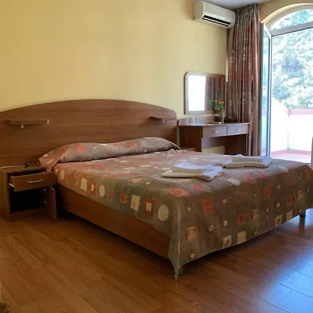 Hotel Sea Square 2*